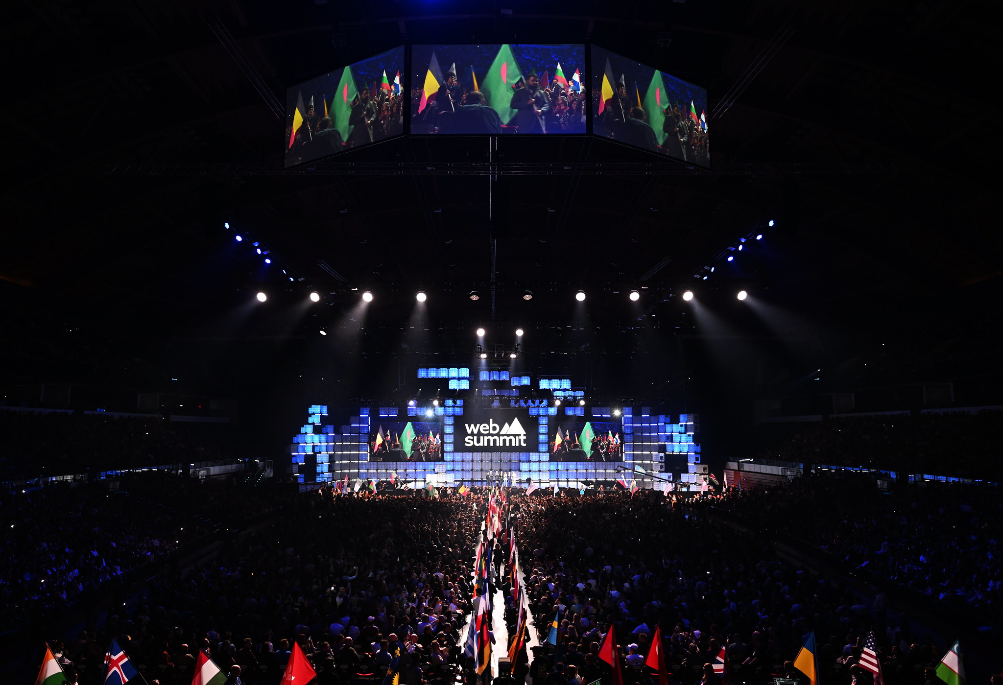 Record investors at Web Summit 2025, bucking industry trends