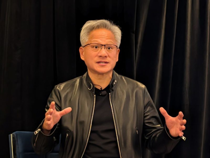 坦言資料中心上太空還需要數年時間！黃仁勳：但沒關係，我有的是時間