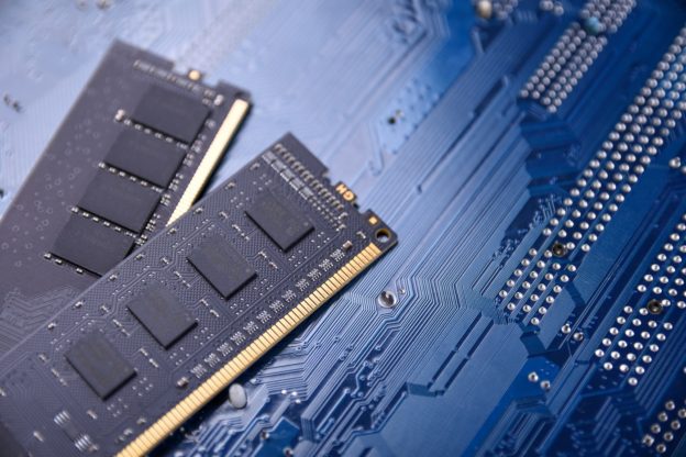 長鑫擴產、DDR4 報價收斂！大摩降評南亞科、華邦電，改按讚旺宏
